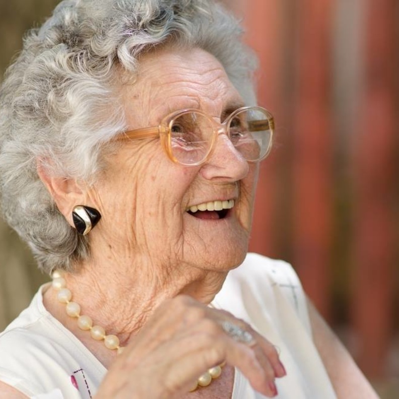 الحرمان العاطفي يقود عجوزاً ثمانينية لطلب الطلاق