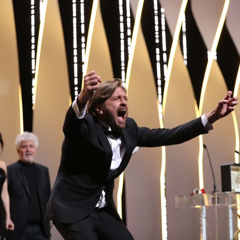 فاز فيلم "المربع" للمخرج السويدي روبن أوستلوند بالسعفة الذهبية