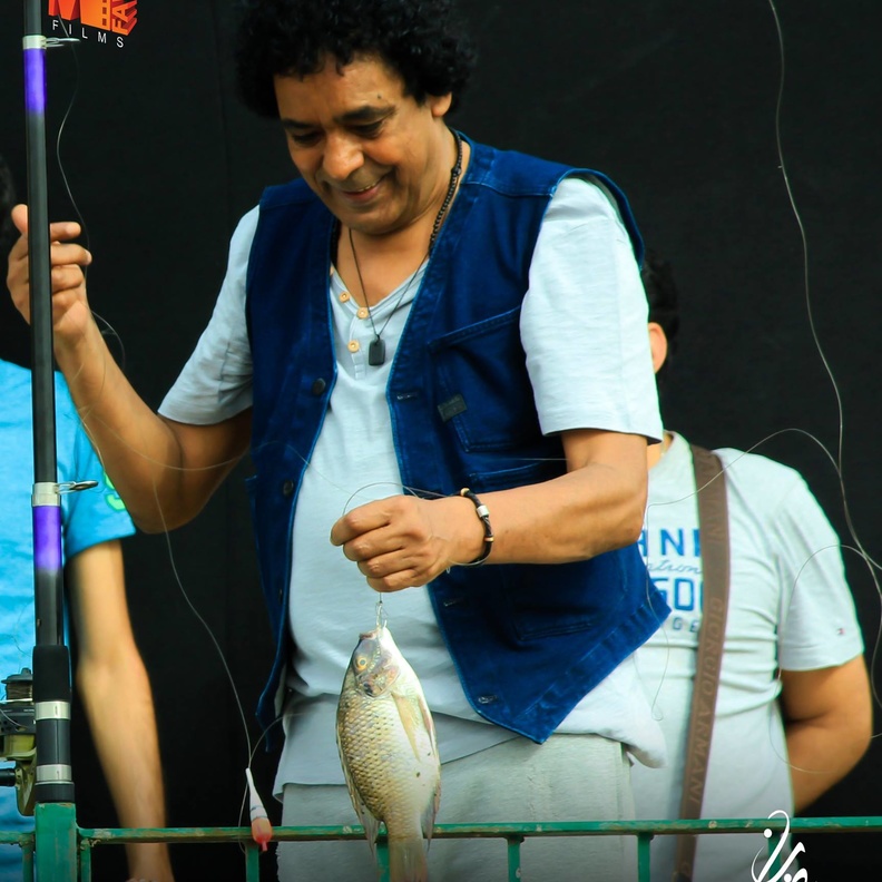 يستمر في تصوير "المغني" خلال رمضان