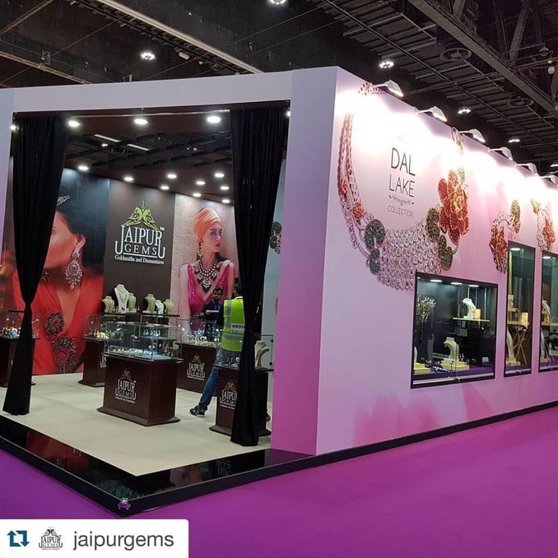 انطلاق فعاليات معرض أبوظبي الدولي للمجوهرات والساعات