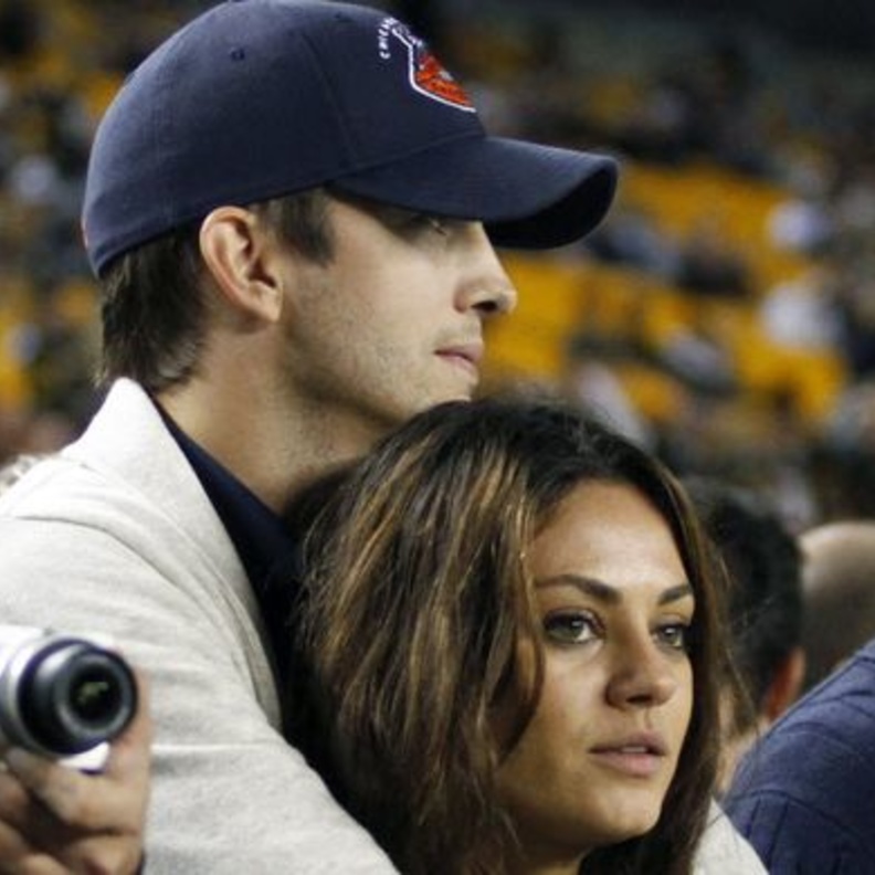 ميلا كوينس وآشتون كوتشر