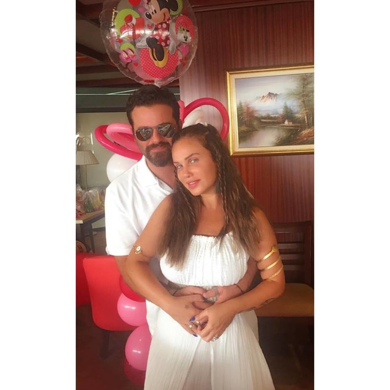 نيكول وزوجها 