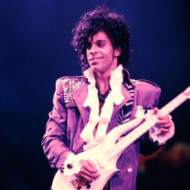 بيع سترة برينس بمائة الف دولار