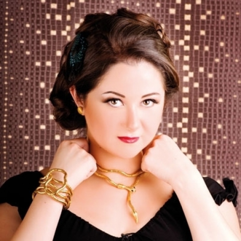 مى نور الشريف