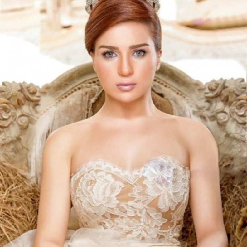 مي عز الدين 33