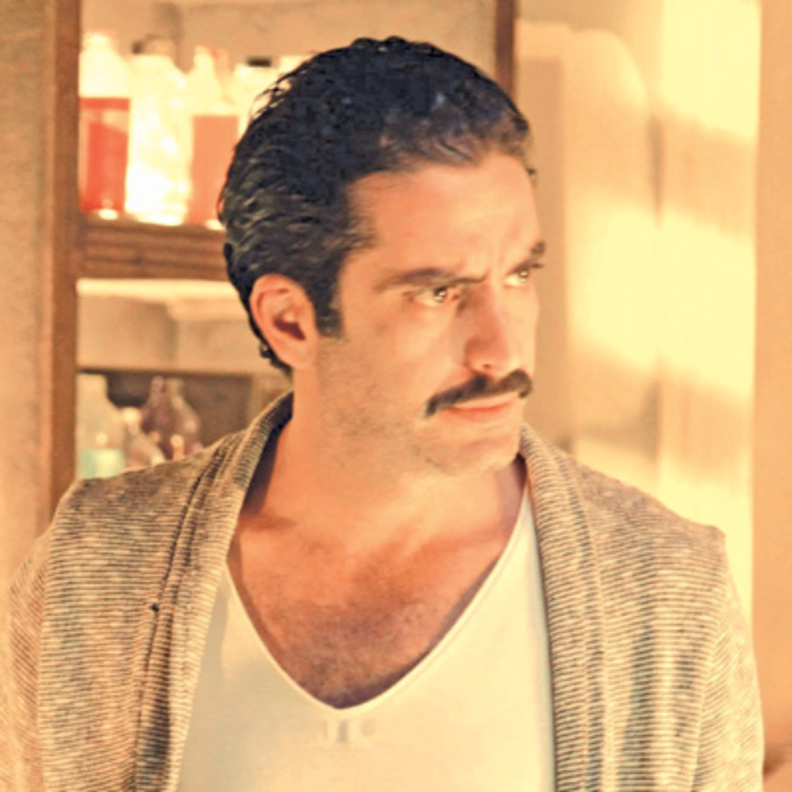 تجمعه صداقة قوية بامير كرارة