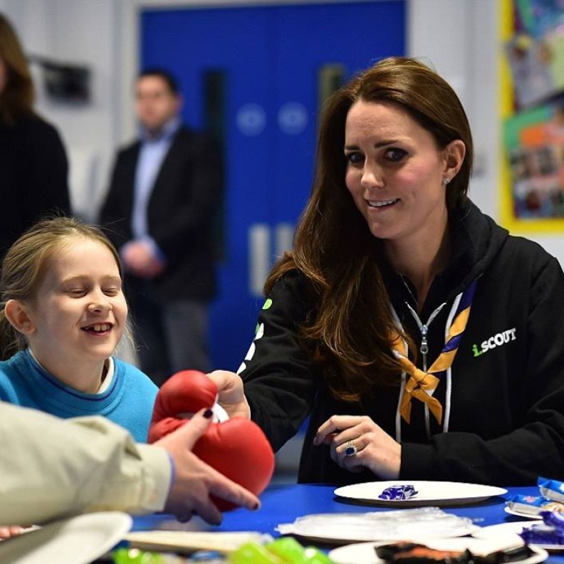 الدوقة كيت ميدلتون تمضي أمتع الأوقات في إحدى المدارس في لندن