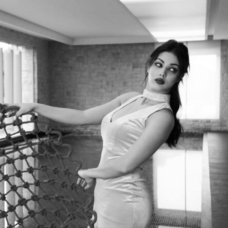 إبتسام تسكت