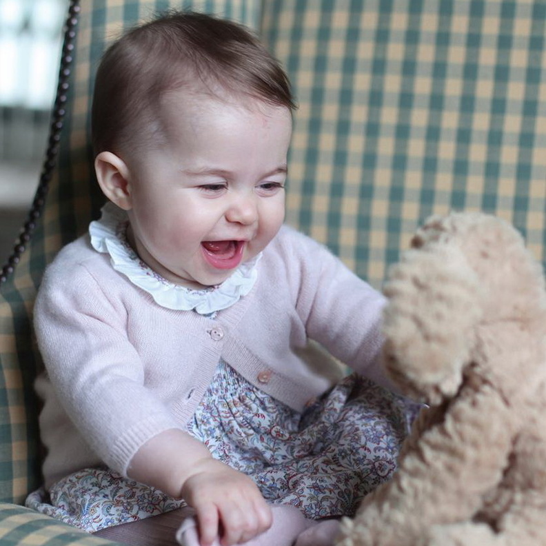 كيت ميدلتون والاميرة تشارلوت