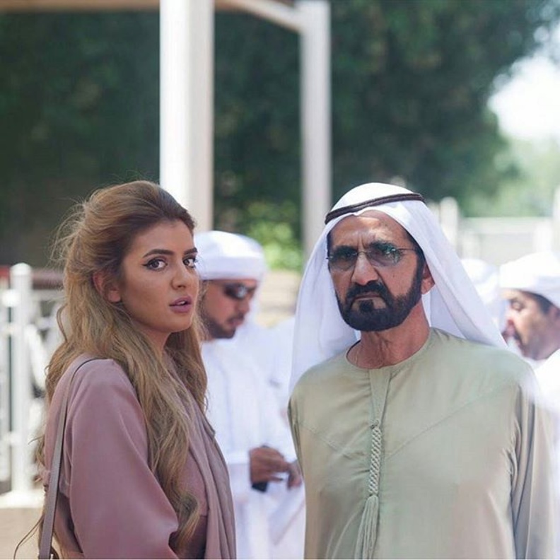 الشيخ محمد بن راشد آل مكتوم وكريمته الشيخة مهرة بنت محمد 