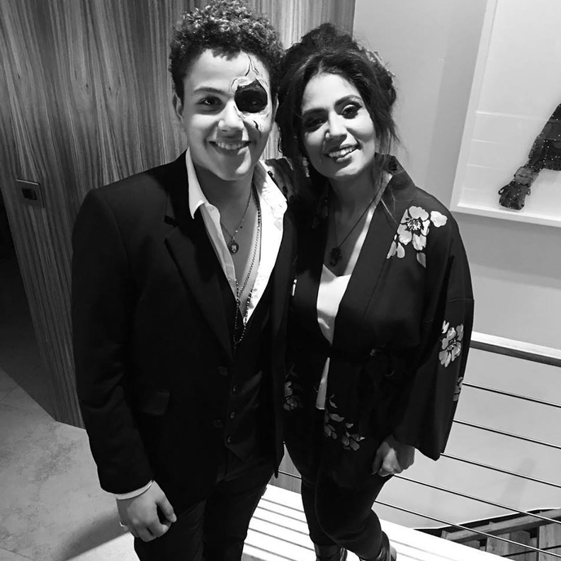 نجل عمرو دياب ووالدته