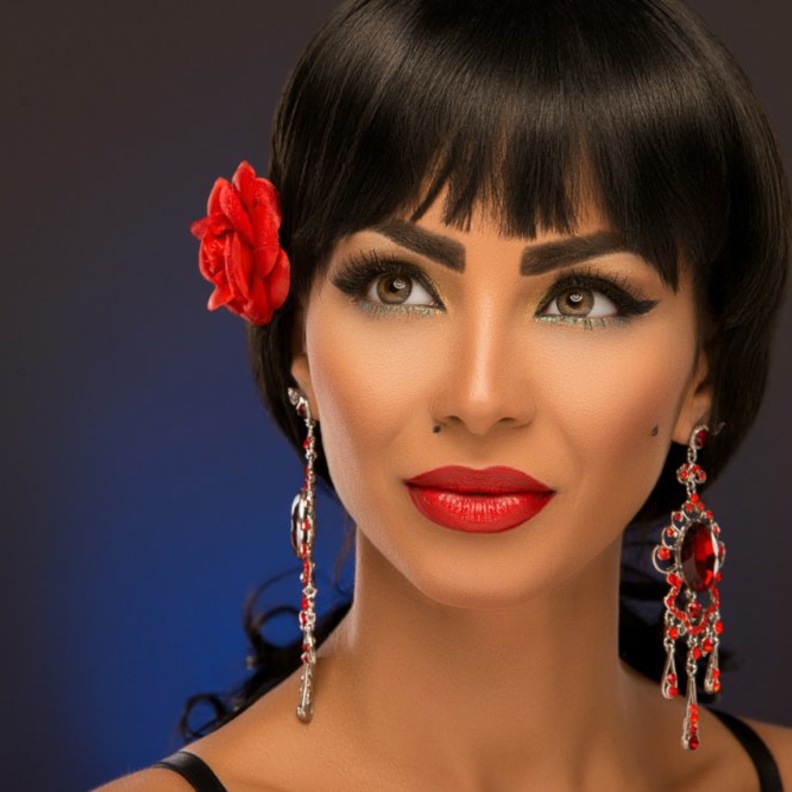 دوللي شاهين