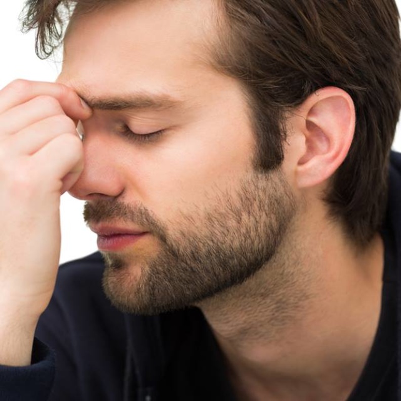 الدورة الشهرية وسرطان الثدي يصيبان الرجال أيضاً.. كيف؟!