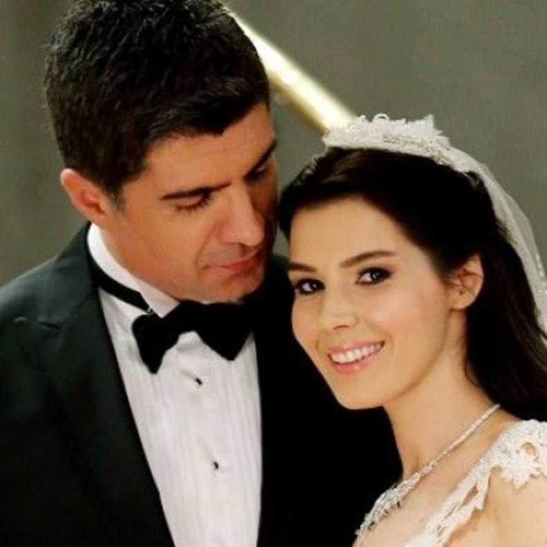 مشهد من مسلسل لعبة القدر