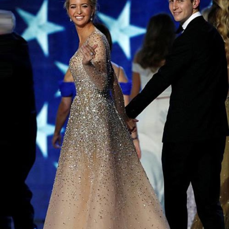 إيفانكا ترامب ‏Ivanka Trump‏ بفساتين سهرة فخمة أثناء أدائها الرقص مع زوجها