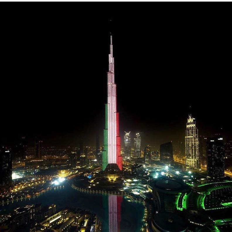 برج خليفة يتزين بالعلم الكويتي احتفالا بعيدها الوطني 