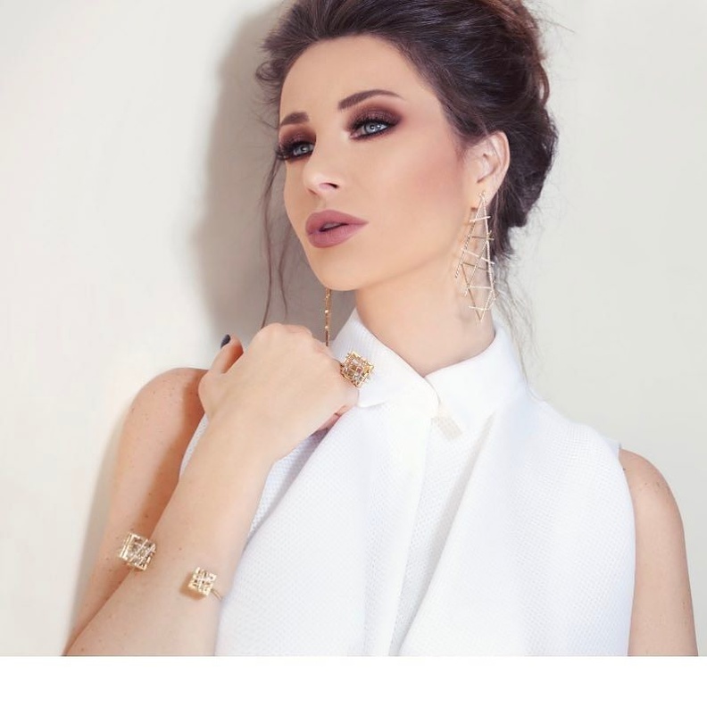 أنابيلا هلال