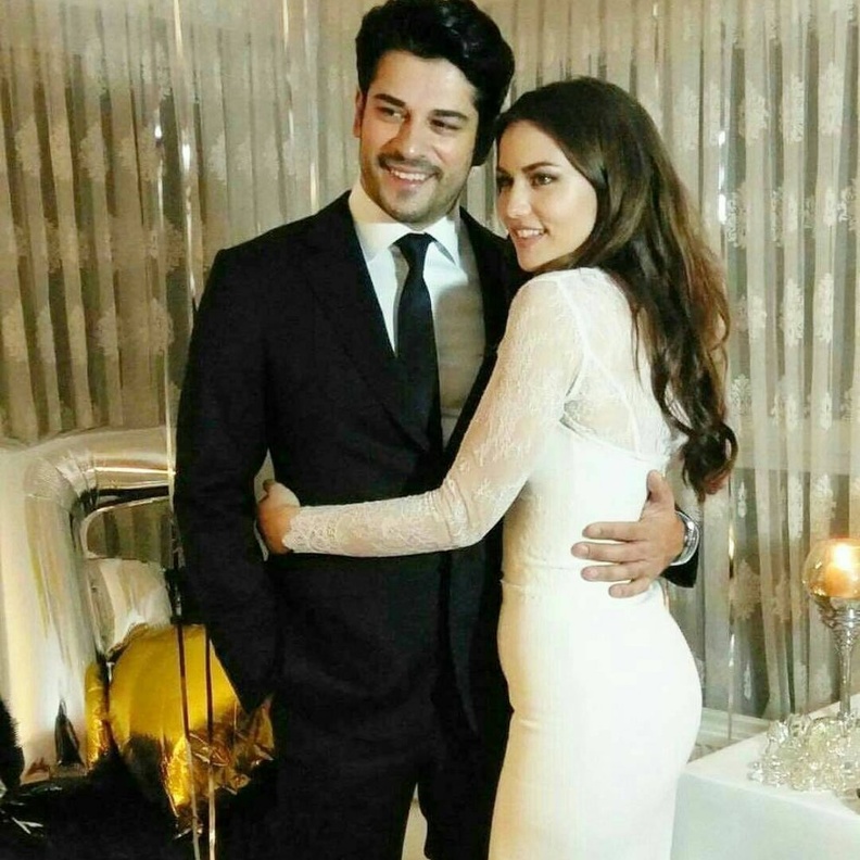 بوراك اوزجفيت وفهرية افجان