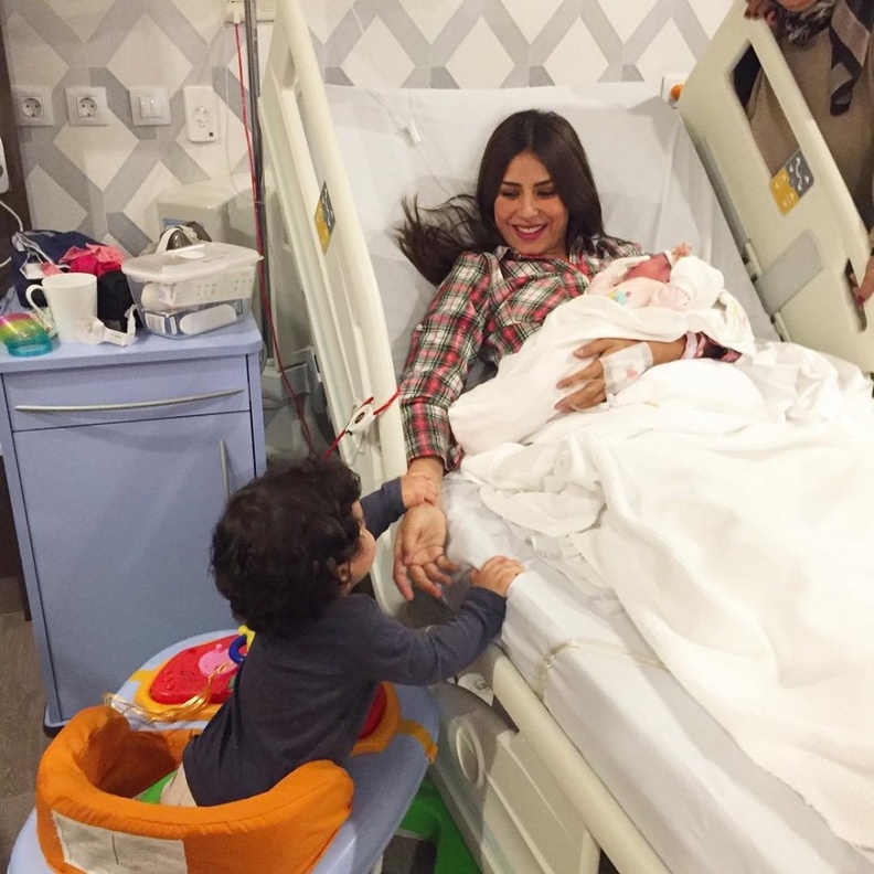 ريهام أيمن وابنيها