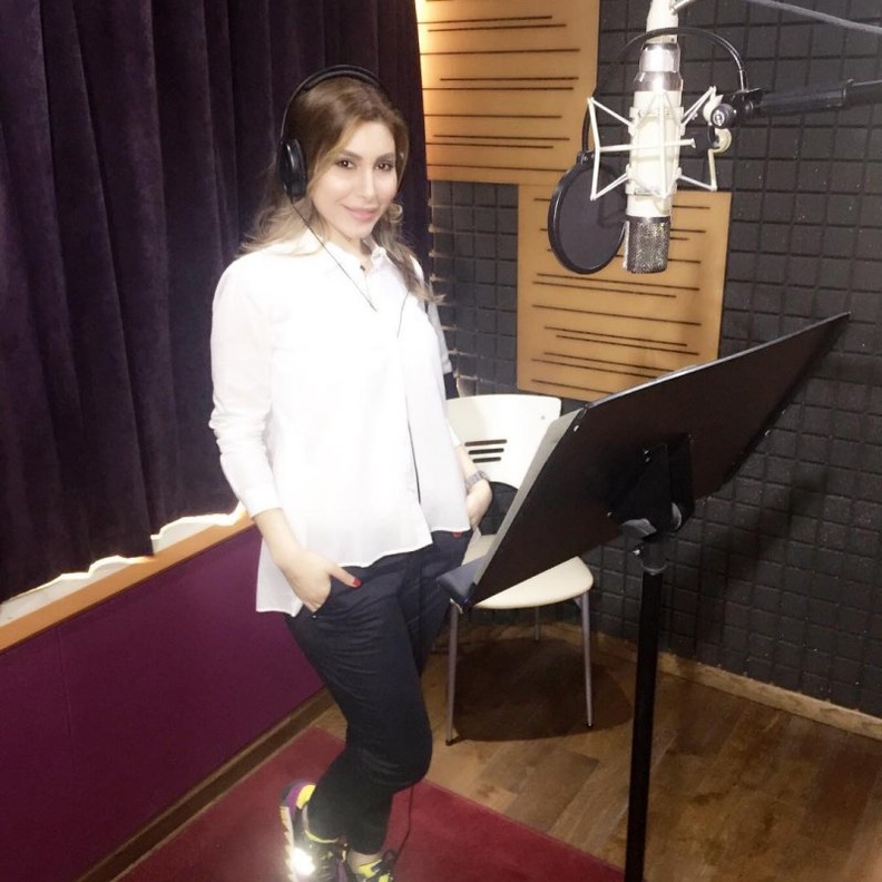 يارا في الاستديو