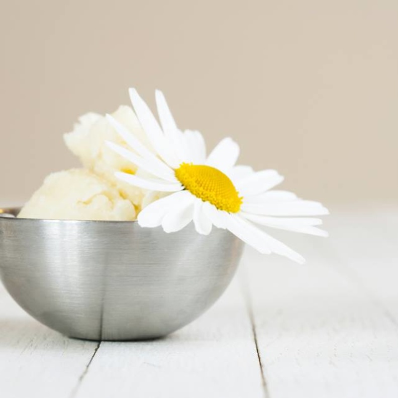 فوائد زبدة الشيا في ترطيب و حماية البشرة