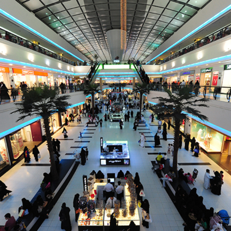 مهرجان الرياض للتسوق والترفيه يشهد العديد من الخصومات والجوائز