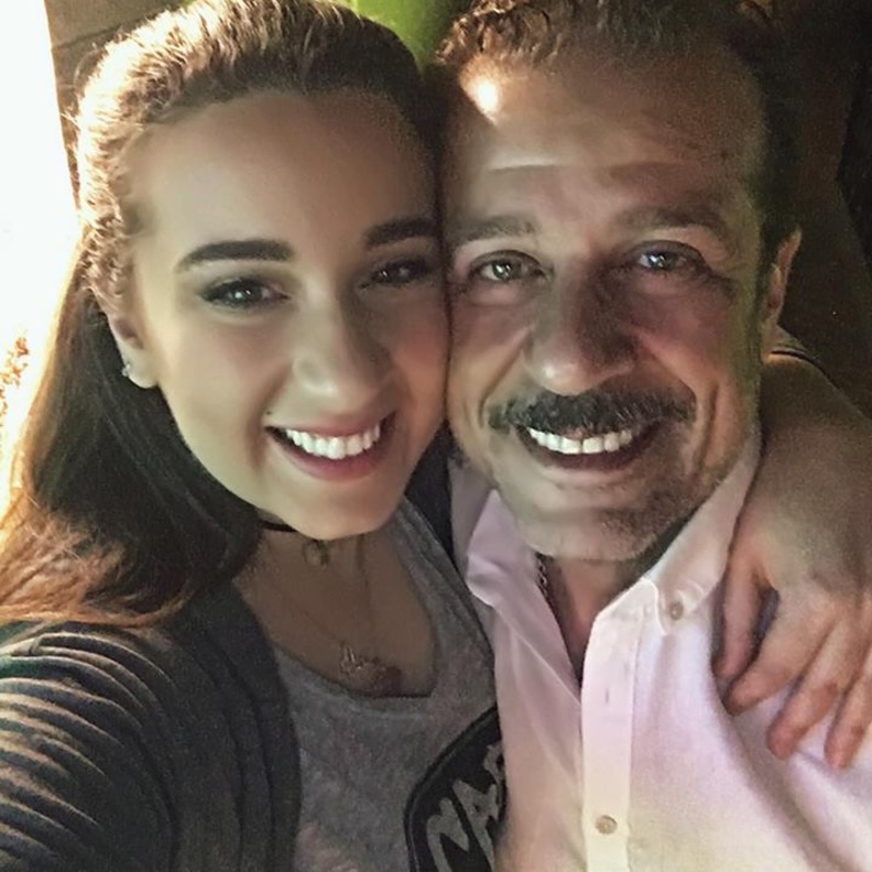 ابنة شريف منير