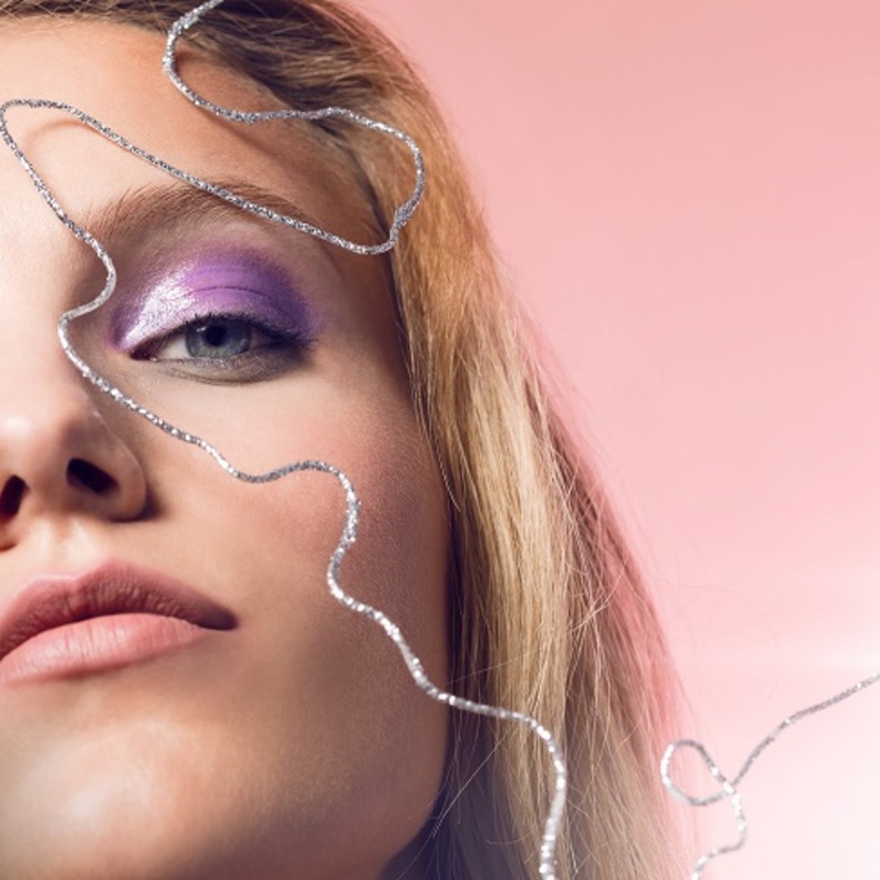 جلسة تصويرية خاصة بـ"هي": بريق الصيف مع Gucci