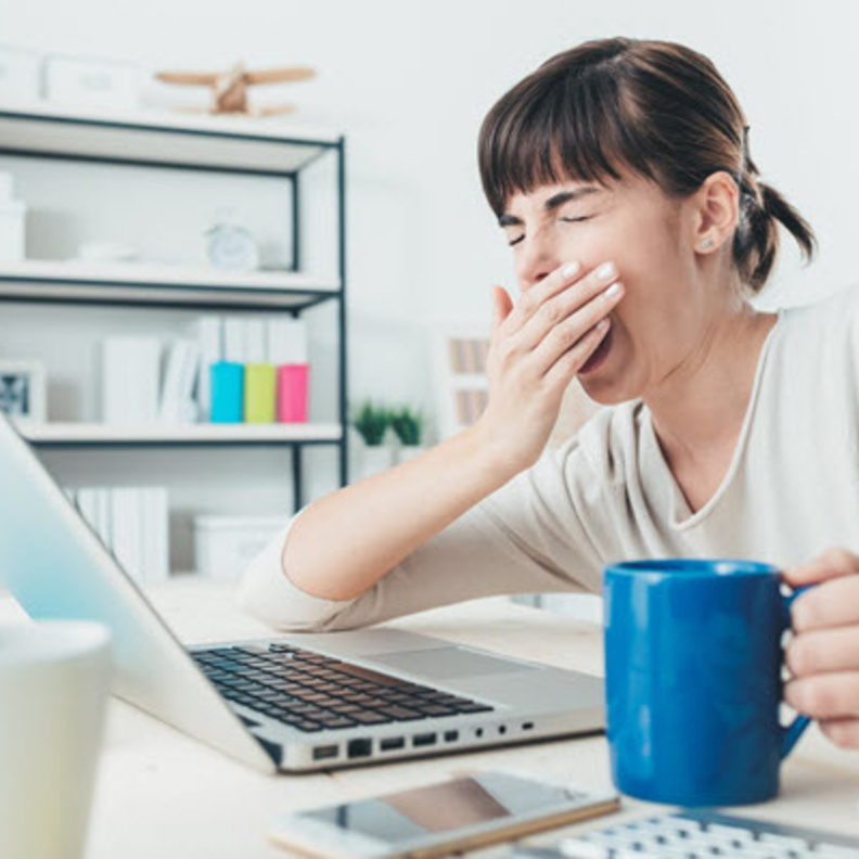 التثاؤب رد فعل الدماغ عند الشعور بالضغط و الثقل