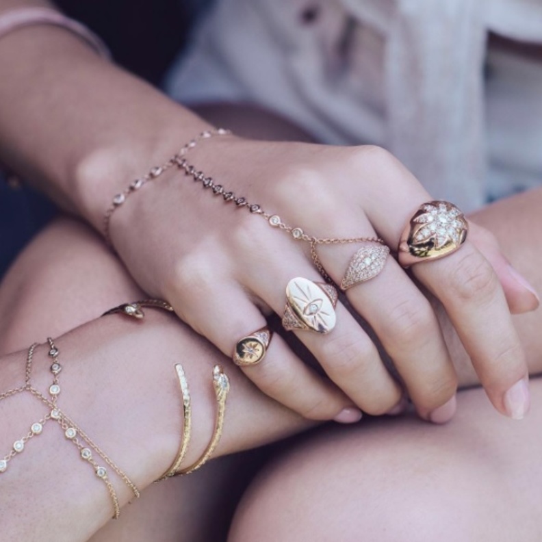 خواتم وأساور كف من مجوهرات Jacquie Aiche