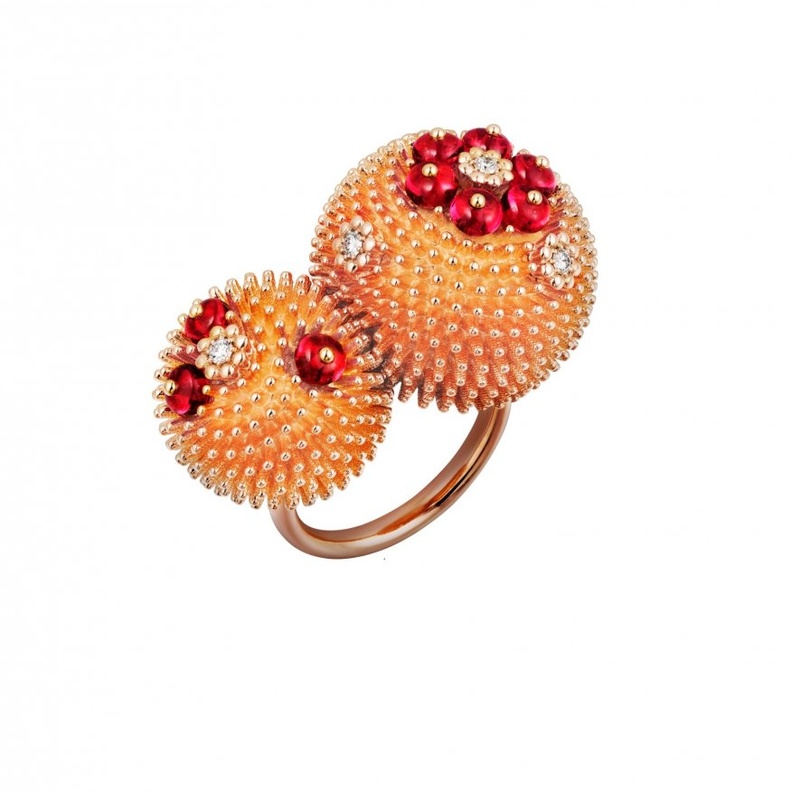 خاتم كارتييه من الذهب الوردي والماس والاسبنيل الأحمر.