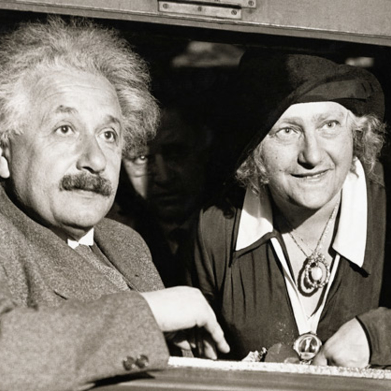 اينشتاين: عالِم فذ وزوج فاشل وخائن!