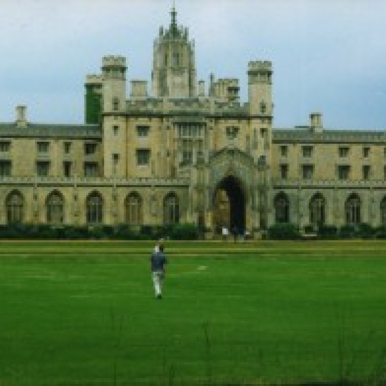 كامبريدج على رأس نخبة الجامعات البريطانية