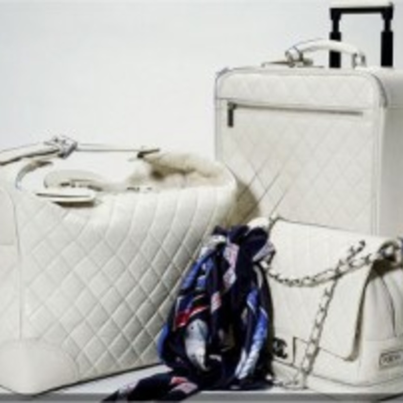 عند إعداد شنطة السفر 