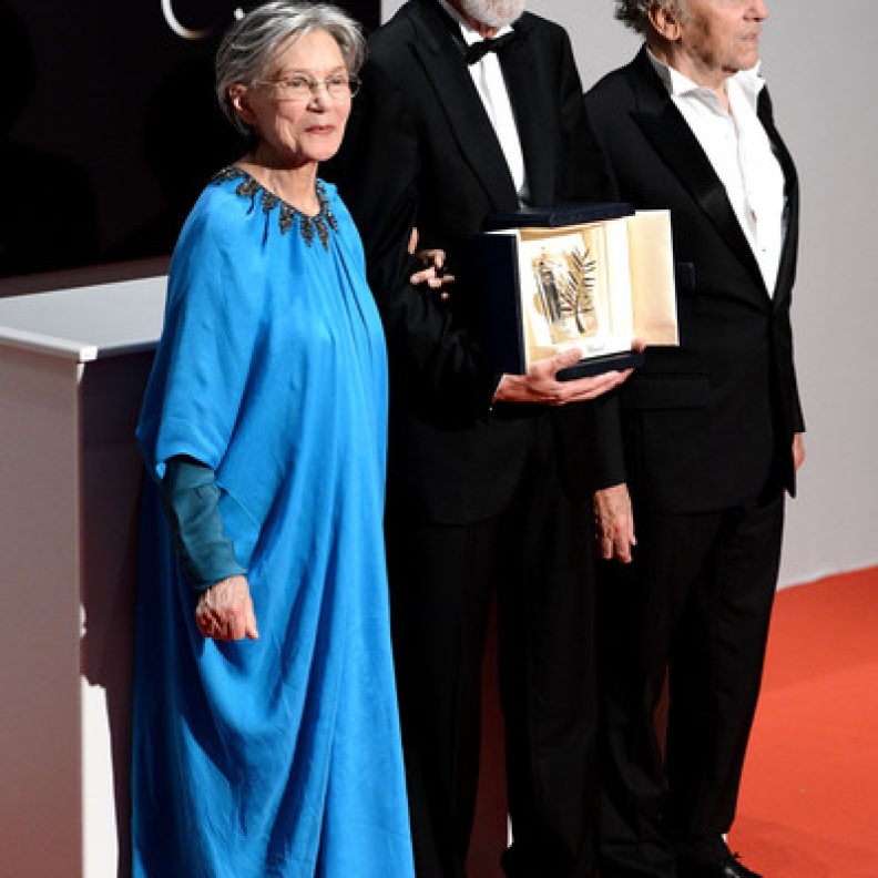 إيمانويل ريفا ومفاجأة الجلابية