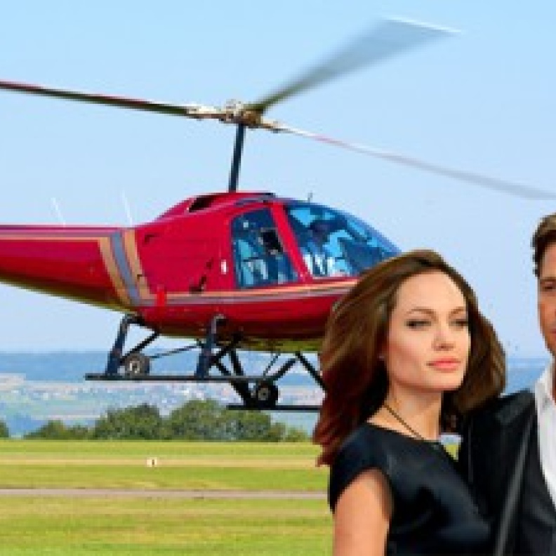 أنجلينا تهادي براد بمروحية 