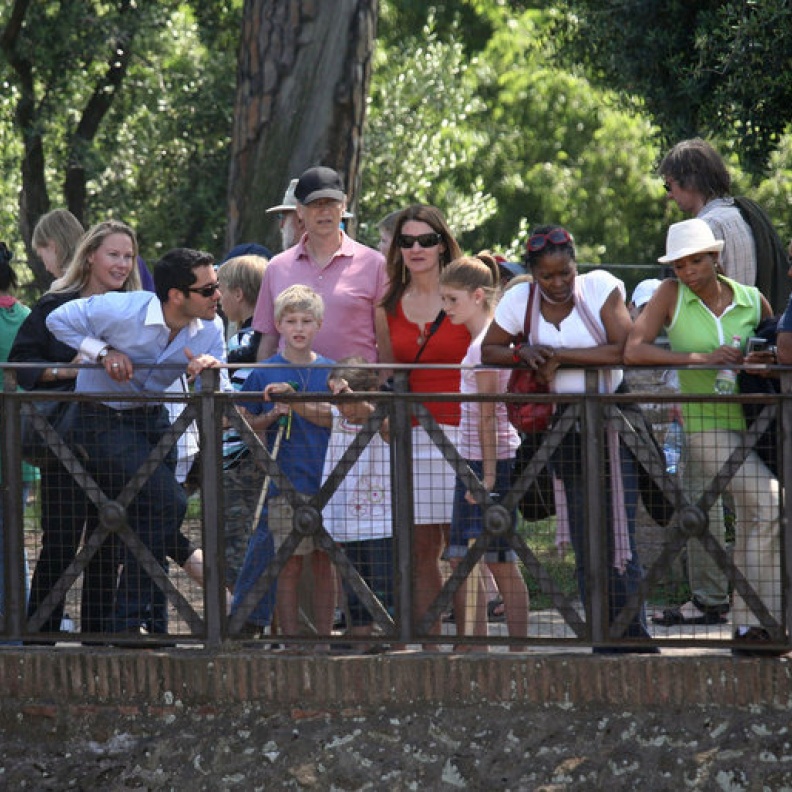 أولاد بيل غيتس يعيشون بتقشف  