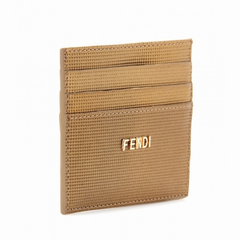 حاملة البطاقات الأنيقة من FENDI