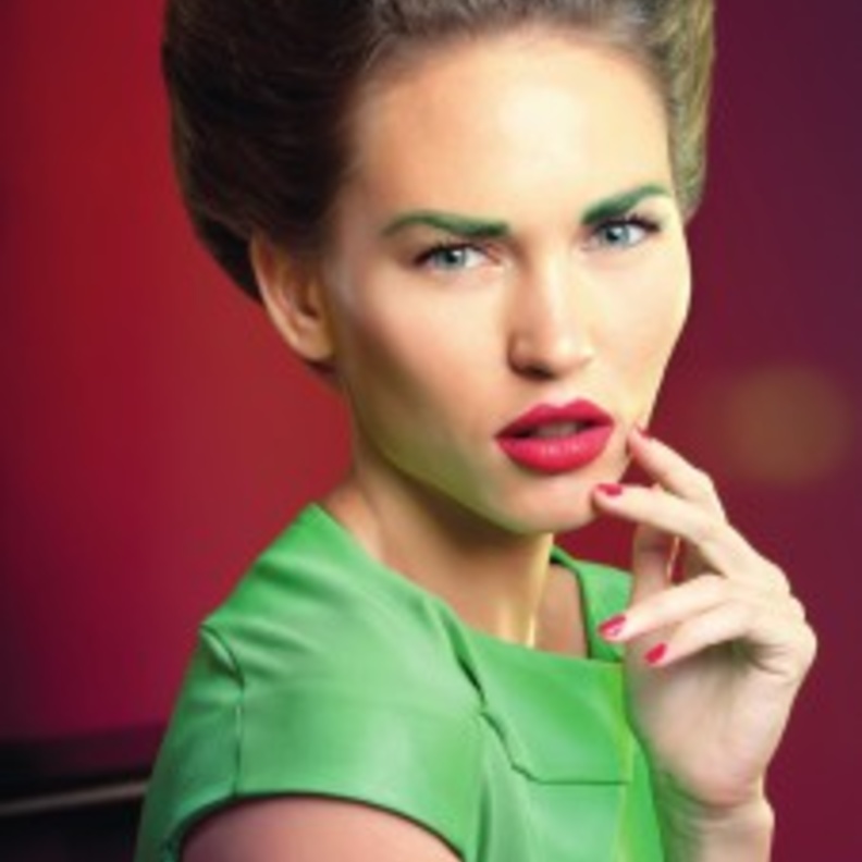 ماكياج سينمائي يخطف الأنفاس 