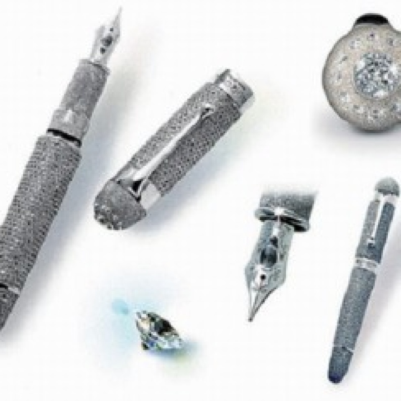 طرح أغلى قلم في العالم بدبي 