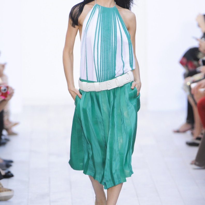 التنورة البليسة خلال عرض أزياء cloe