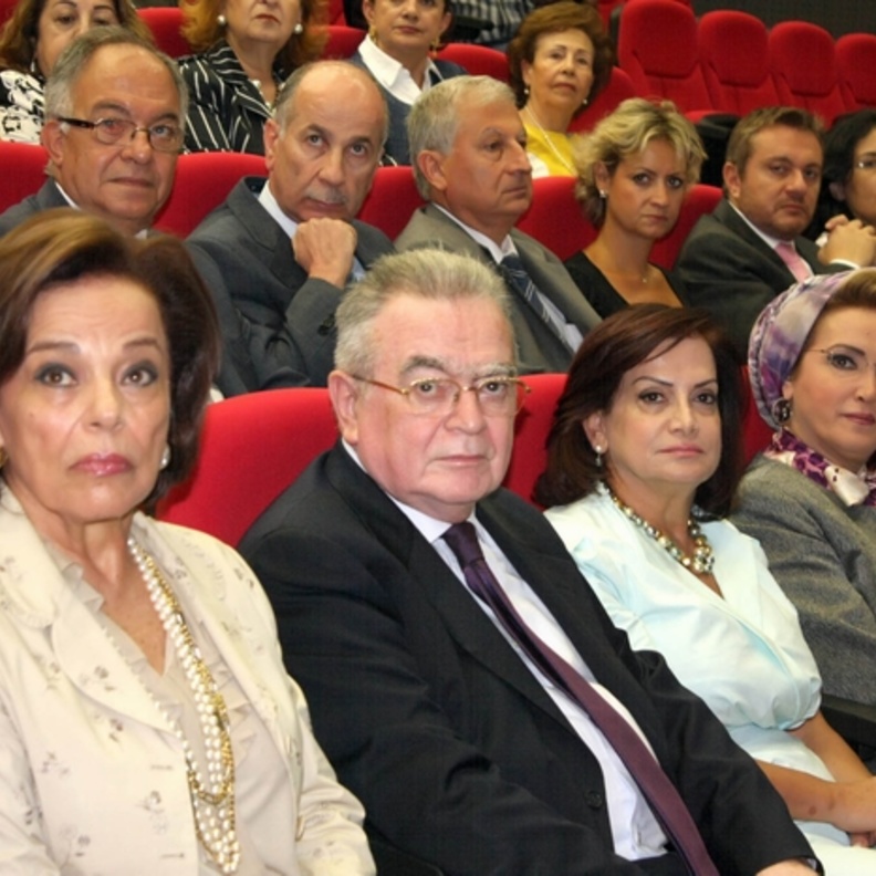 اللبنانبية الاولى والتمييز بين الرجل والمرأة  