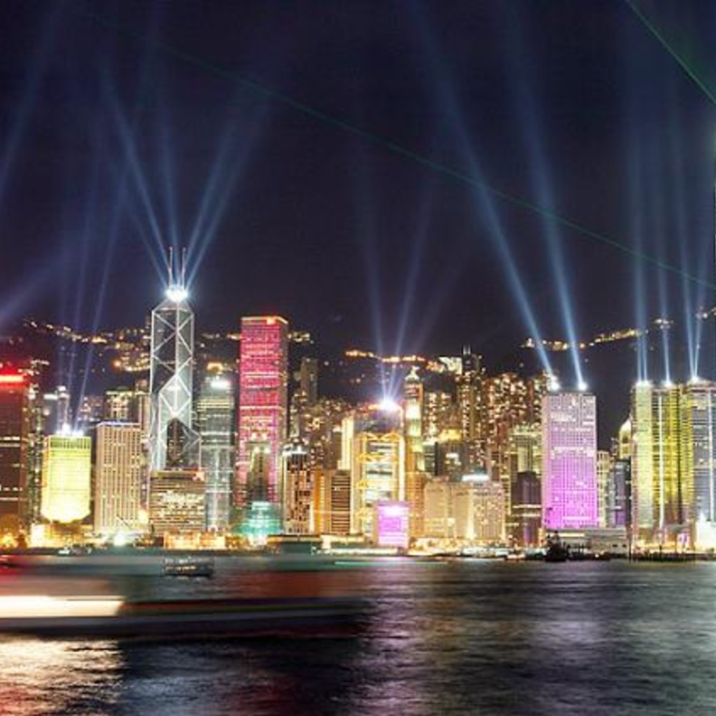 هونغ كونغ مدينة الأضواء والمتاحف