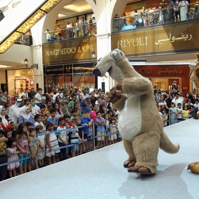 عروض آيس أيج  في عالم مدهش 