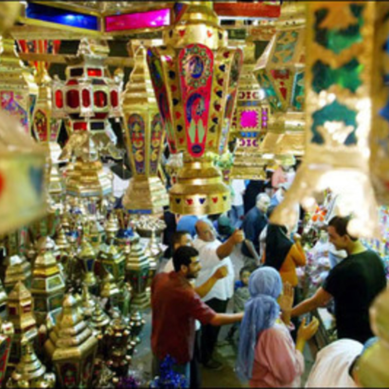 حي الحسين.. متعة القاهرة في رمضان