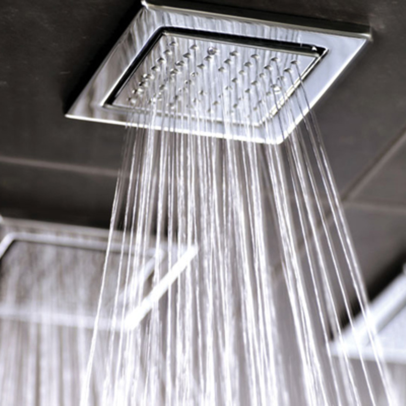 المستلزمات والإكسسوارات وكيفية تنسيقها في الحمام