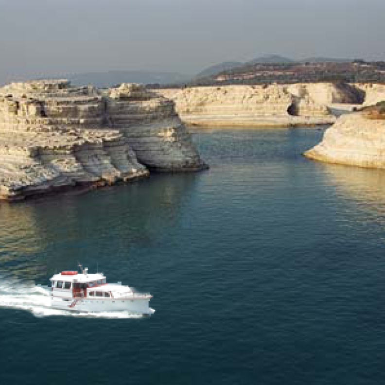 اللاذقية تكتظ بالسائحين في عطلة عيد الفطر
