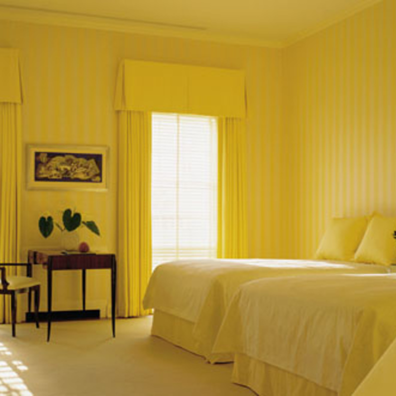 غرفة نوم بالأصفر