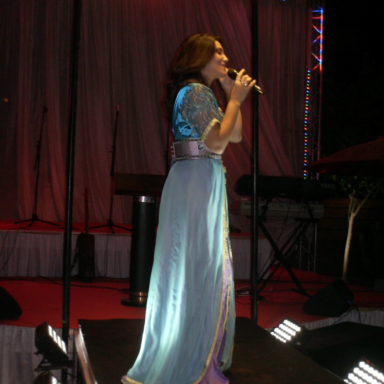 طاهرة خلال الحفل