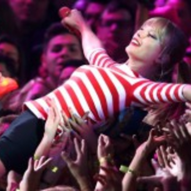 تايلور سويفت خلال حفل  MTV 